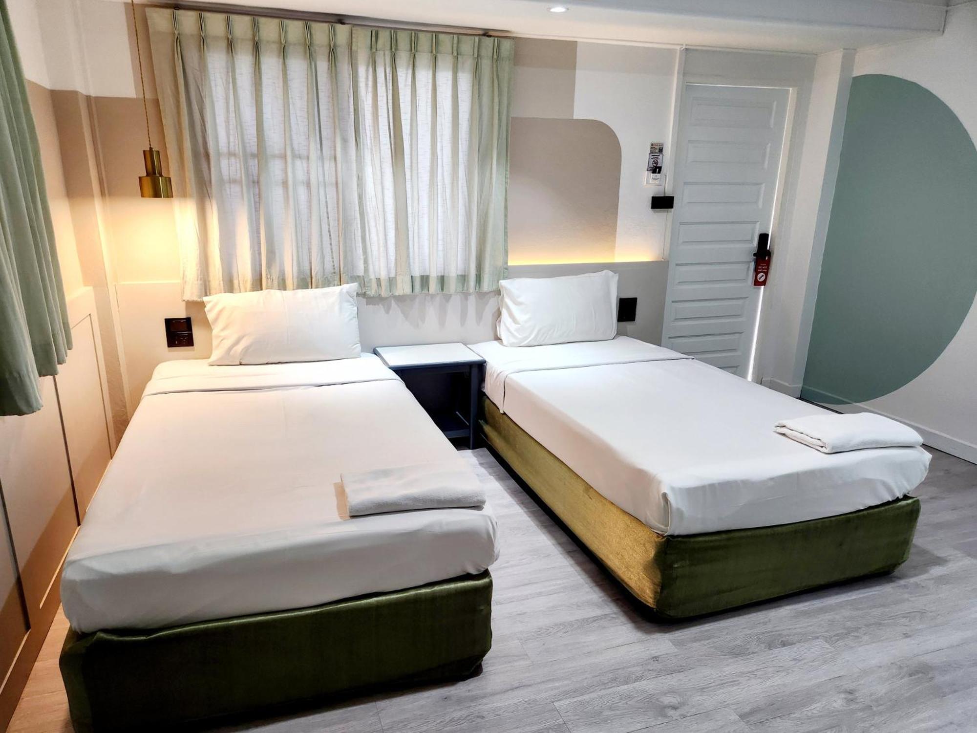 Seatel Phuket, Patong Beach Exterior photo