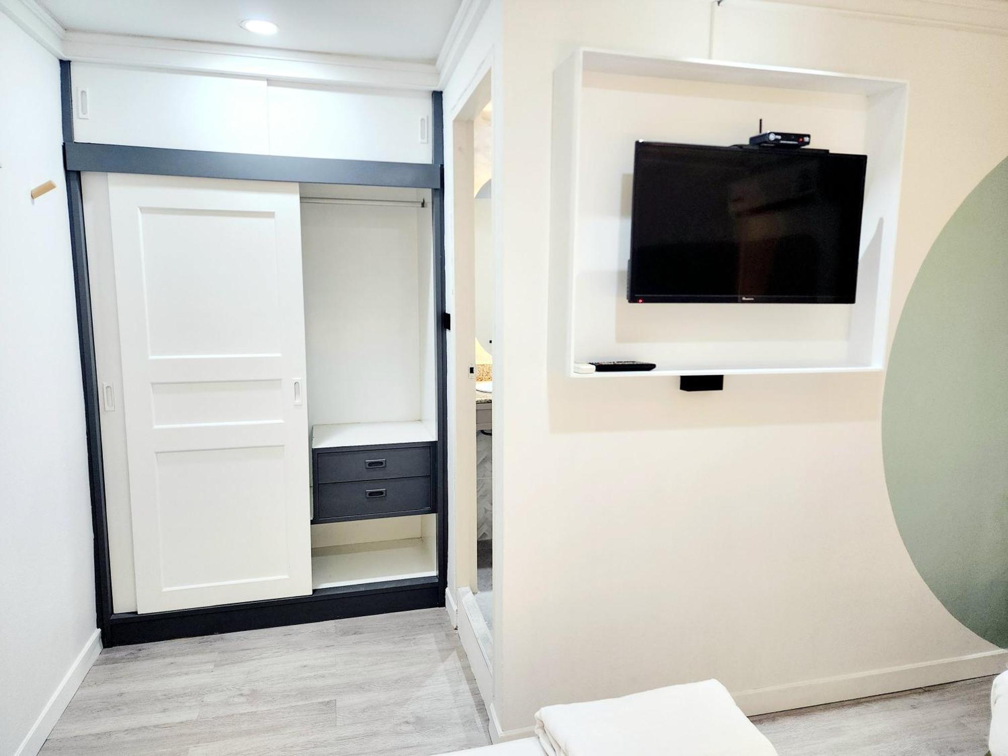 Seatel Phuket, Patong Beach Exterior photo