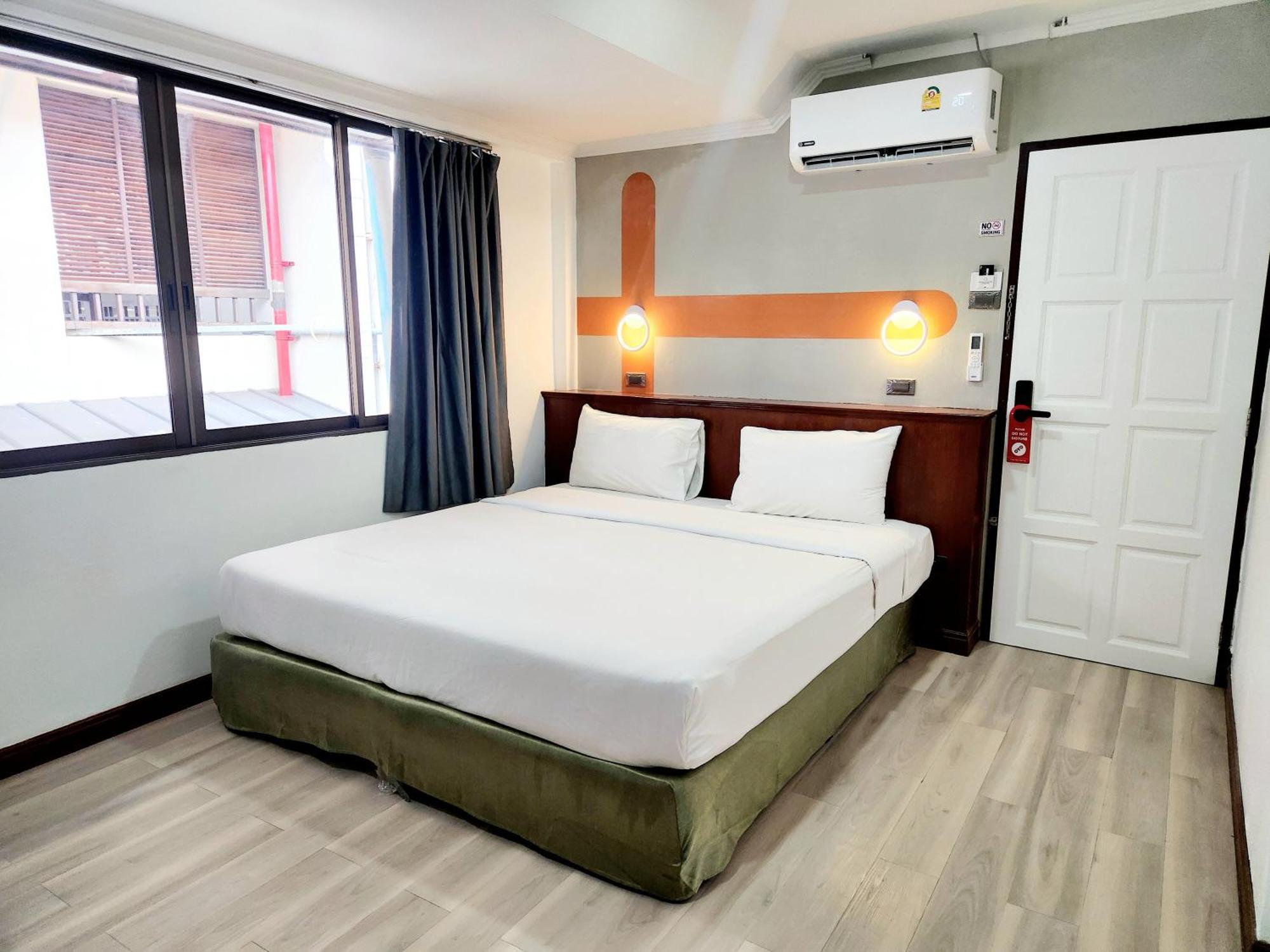Seatel Phuket, Patong Beach Exterior photo