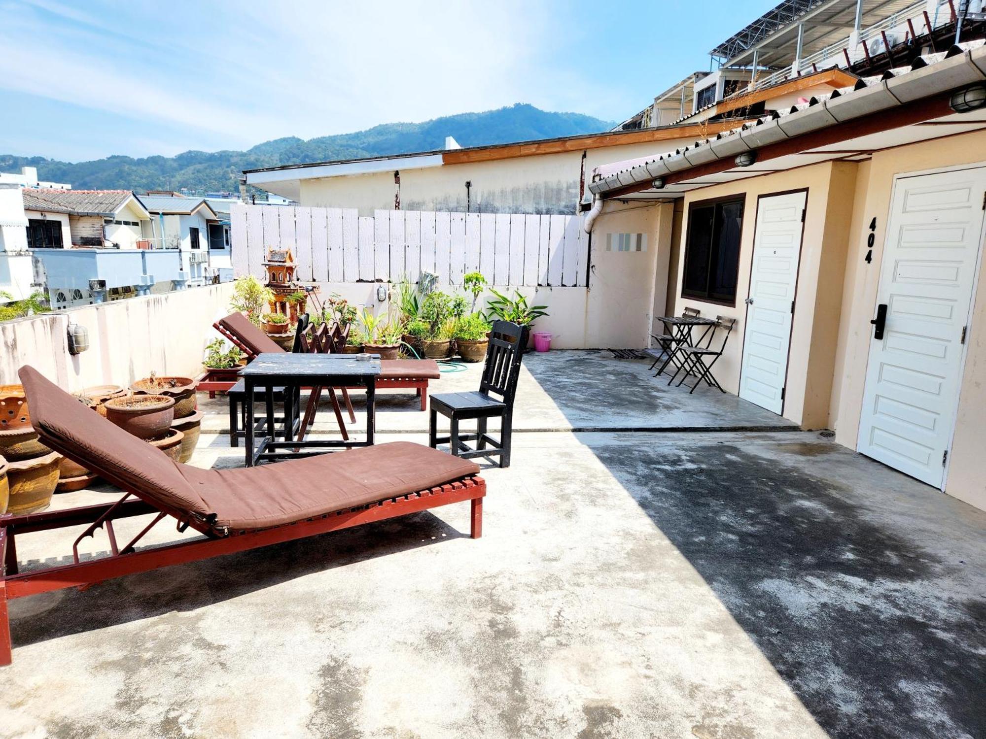 Seatel Phuket, Patong Beach Exterior photo