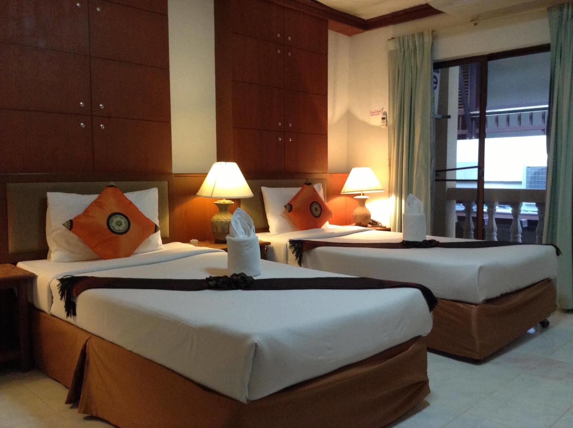 Seatel Phuket, Patong Beach Exterior photo