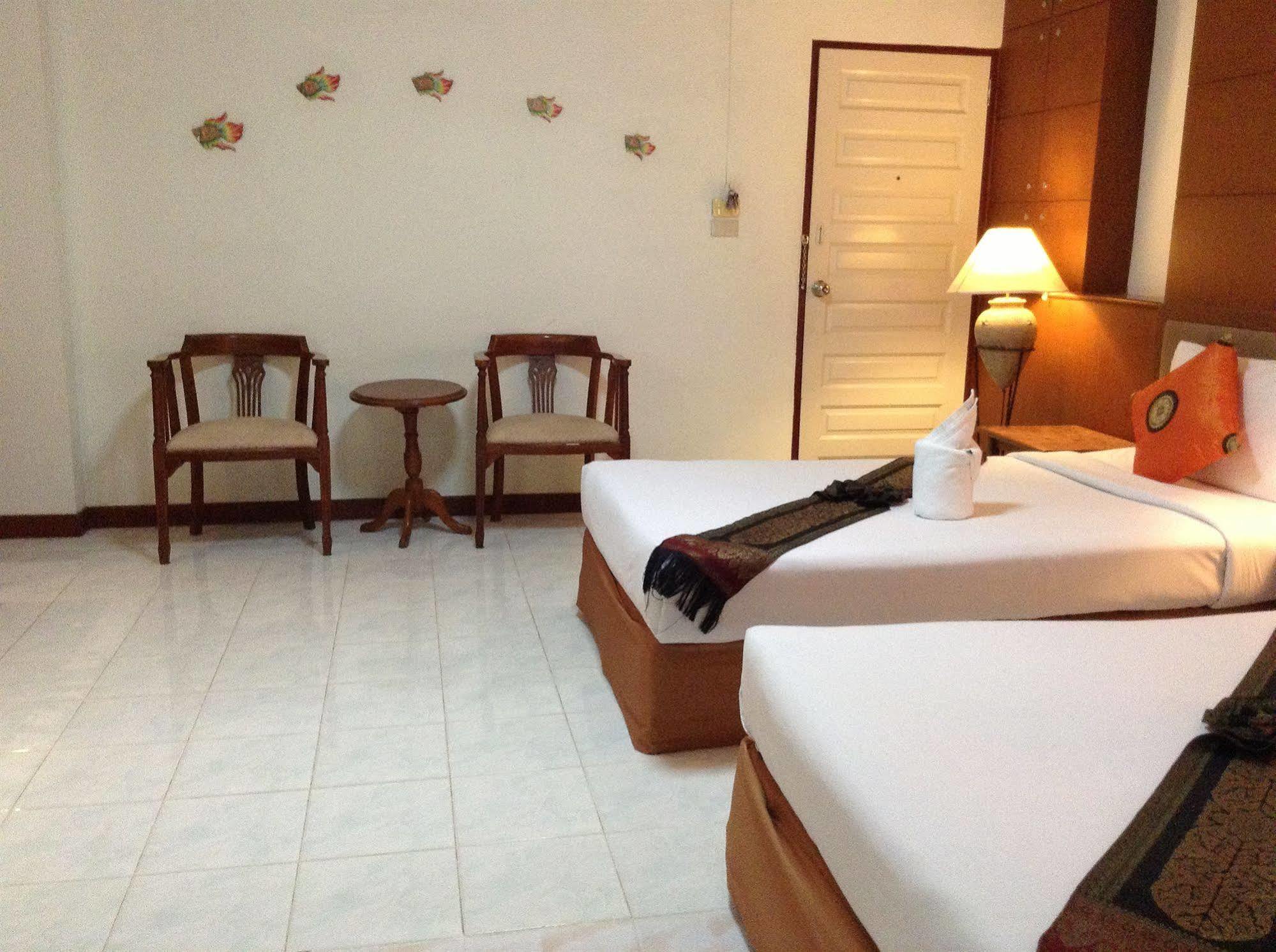 Seatel Phuket, Patong Beach Exterior photo